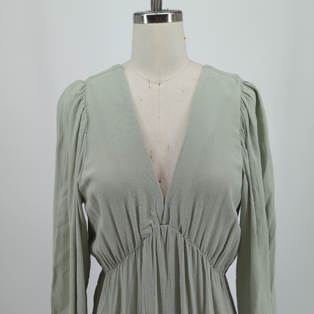 01027 H&M Deep V Neck Maxi Dress Light Green Size XSmall bohemain spring preppy - Picture 3 of 9